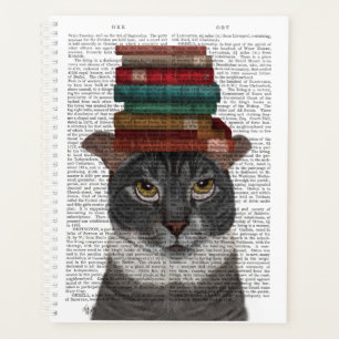 Grijze kat met boeken op kop planner