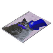 Grijze katje met blauw bovenste hak en snor notitieboek (Linkerzijde)