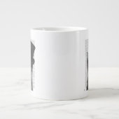 Grijze katje met bovenste hak grote koffiekop (Voorkant)