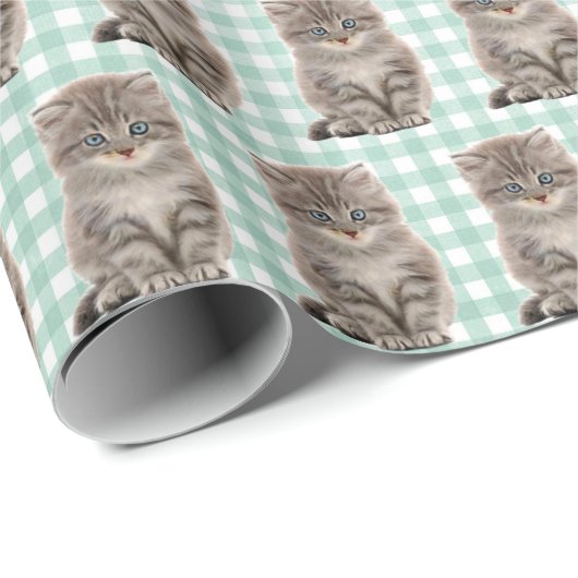 Grijze Kitten Op Groene en Witte Gingham Cadeaupapier (Rol Hoek)