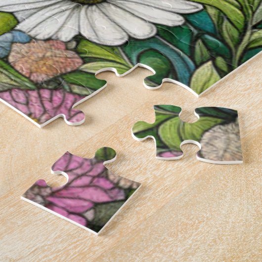 Grijze kitty kat zitten in bloemen legpuzzel (Zijkant)