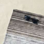 Grijze marmer- en strippatroon strandlaken (In situ)