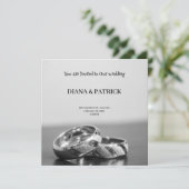 Grijze Moderne Trouw Uitnodiging (Staand voorkant)