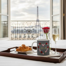 Grijze mok met roze en rode harten