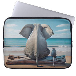 Grijze olifant en muis op drijfhout laptop sleeve