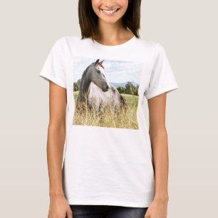 Grijze paarden in Paddock Long Meve Dames T-Shirt