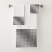 Grijze Pixel Graphic op Witte Badkamer Handdoeken (Insitu)