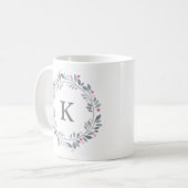 Grijze Roze Bloemige Monogram Koffiemok (Voorkant links)