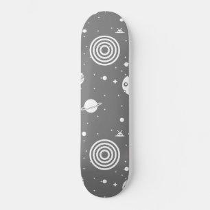 Grijze ruimteschroot persoonlijk skateboard