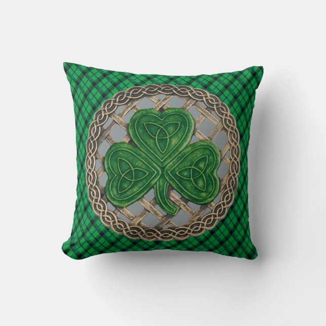 Grijze Shamrock Keltische knopen op groen geruite Kussen (Voorkant)