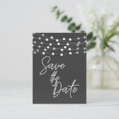 Grijze slingerlichtjes Modern script save the date Aankondigingskaart (Staand voorkant)