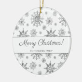 Grijze sneeuwvlokken en kerstmis met aangepaste na keramisch ornament (Links)