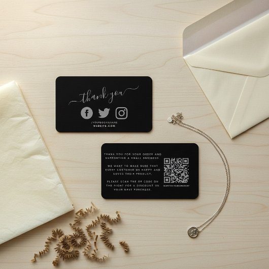 Grijze sociale pictogrammen QR-code bedankt voor k Informatiekaartje