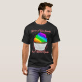 Grijze Sprinkle Op Een Regenboog Cupcake Sarcastis T-shirt (Voorkant volledig)