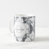 Grijze Stripe Damask Monogrammed Mok (Voorkant links)
