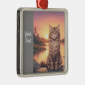 Grijze Tabby Cat door Lake Metalen Ornament (Rechts)
