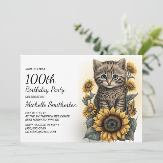 Grijze Tabby Kitten Kat Zonnebloemen 100ste Verjaa Kaart (Staand voorkant)