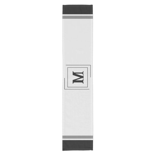 Grijze Tafelloper met Achternaam Letter 14 x 72" (Voorkant)