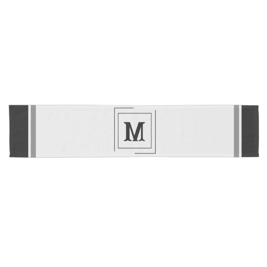 Grijze Tafelloper met Achternaam Letter 14 x 72" (Horizontaal)