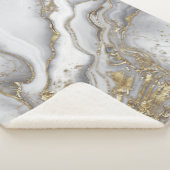 Grijze vloeibare marmer - parels en goud sherpa deken (3/4)