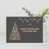 Grijze wenskaart Nieuwjaar met Kerstbal & boom Feestdagenkaart (Staand voorkant)