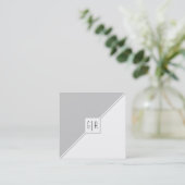 Grijze, witte driehoeken en moderne monogram vierkante visitekaartje (Staand voorkant)