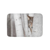 Grijze Wolf (Canis lupus) achter de boom Badmat (Voorkant)