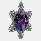 Grijze wolf in bos tin sneeuwvlok ornament (Links)