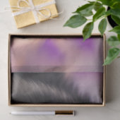 Grijze wolf in paarse bloemen tissuepapier (Geschenk)