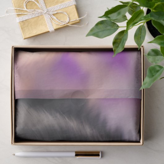 Grijze wolf in paarse bloemen tissuepapier (Geschenk)