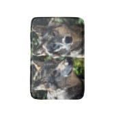 Grijze wolven in de wilde natuur badmat (Voorkant Verticaal)