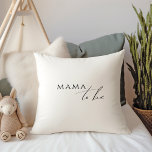 Grillige Geslachtsonzijdige Mama in wording Kussen<br><div class="desc">Onze speelse, genderneutrale mama-to-be-kussen is perfect voor elk seizoen, of het nu herfst, winter, lente of zomer is! Deze kussen heeft een boho-chic uitstraling met moderne, elegante kalligrafie en een minimalistisch zwart-wit ontwerp. Het is mooi en uniek, met een vleugje vintage shabby chic, waardoor het perfect is voor zowel jongens...</div>