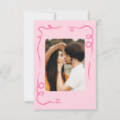 Grillige Handgetekende Trouwfoto Heet Roze Save The Date (Achterkant)