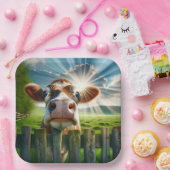 grillige Koe die over het hek kijkt Papieren Bordje (Feest)