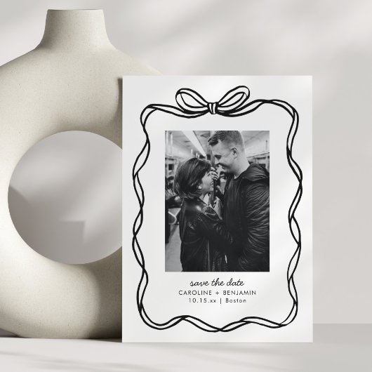 Grillige met de hand getekende boog moderne foto b save the date