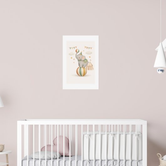 Grillige Olifant op een bal Poster (Kinderkamer 2)