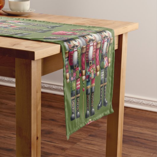 Grillige Patchwork Kerst Notenkraker Trio Korte Tafelloper (Voorbeeld)