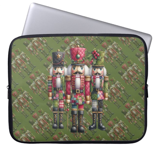 Grillige Patchwork Kerst Notenkraker Trio Laptop Sleeve (Voorkant)