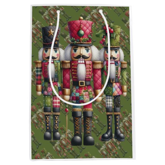 Grillige Patchwork Kerst Notenkraker Trio Medium Cadeauzakje (Voorkant)