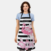 Grillige Roze Flamingo Zwart en Wit Gestreept Schort (Gedragen)