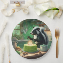 Grillige skunk steekt kaarsen aan op taart
