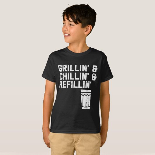 Grillin Chillin Refillin Funny Bbq Grill Drinking T-shirt (Voorkant volledig)