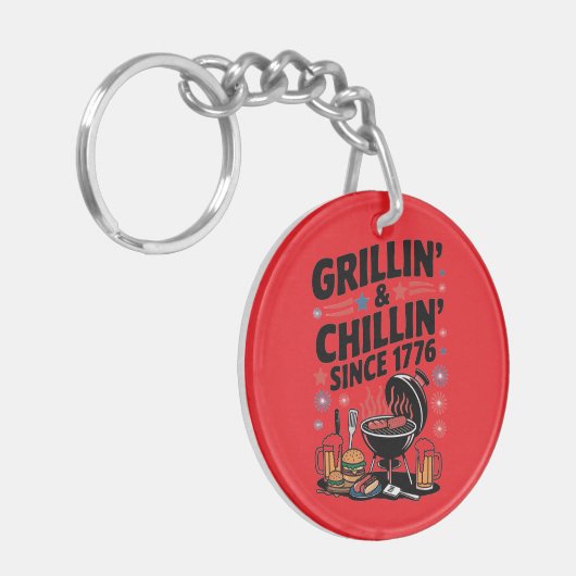 "Grillin' & Chillin' Sinds 1776" BBQ Sleutelhanger (Voorkant Links)