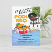 Grillin en Chillin BBQ Birthday Pool Party Invita Kaart (Staand voorkant)