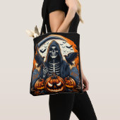 Grim Reaper Graveyard Spooky Pumpkins Halloween Tote Bag (Dichtbij)