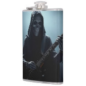 Grim reaper op het podium met gitaar heupfles (Links)