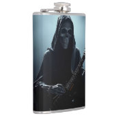 Grim reaper op het podium met gitaar heupfles (Rechts)
