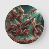 Grimbone en Skulldust, gemonteerd hun grote haksel Ronde Klok (Voorkant)