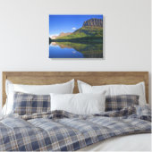 Grinnel Point en Allen Mountain weerspiegelen in Canvas Afdruk (Insitu (Slaapkamer))