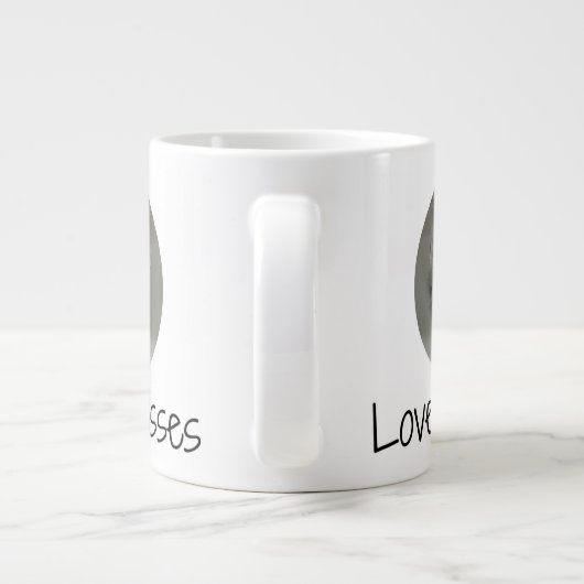 Grinnin' Francois op een gigantische mok (Achterkant)